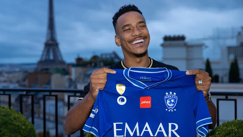 «بيريرا» محترف الهلال الجديد أغلى من فريق كامل بمرة ونصف!