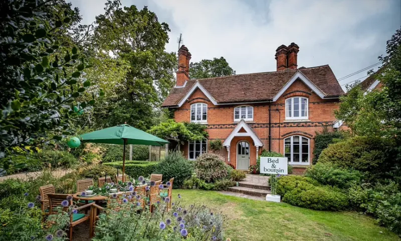 بوصفة طعام اقضِ عطلة ممتعة في قصر إنجليزي فاخر