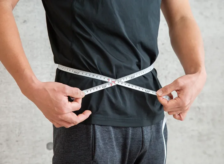 عادات سيئة تزيد من دهون البطن دون أن تشعر