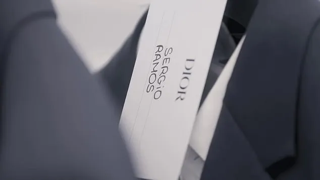 أناقة لاعبي «باريس سان جيرمان» بلمسات من «ديور » (فيديو)