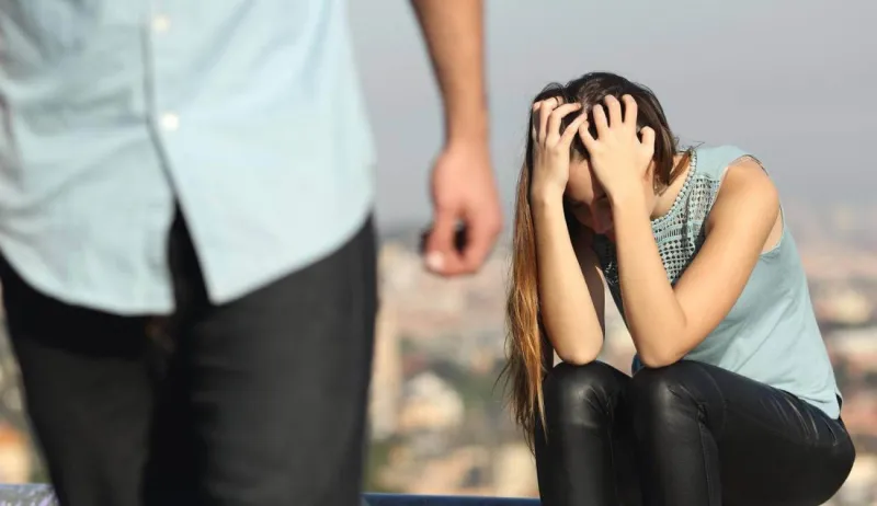 هل لخيانة الزوجة علامات كما هو الحال مع الرجل؟