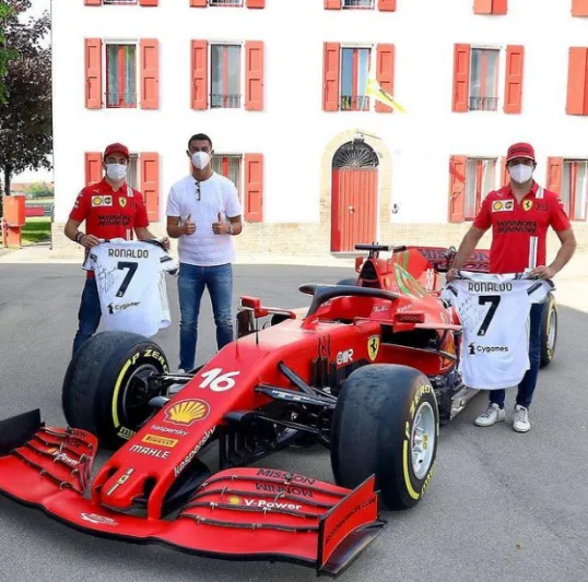 شاهد أسطول سيارات «كريستيانو رونالدو» الأفخم بين لاعبي العالم