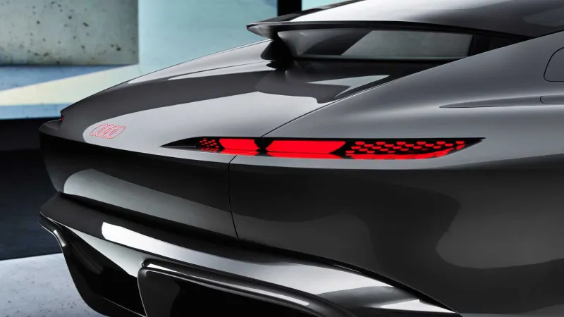 «طائرة خاصة للطريق».. شاهد سيارة أودي الكهربائية الفاخرة 