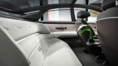 «طائرة خاصة للطريق».. شاهد سيارة أودي الكهربائية الفاخرة 