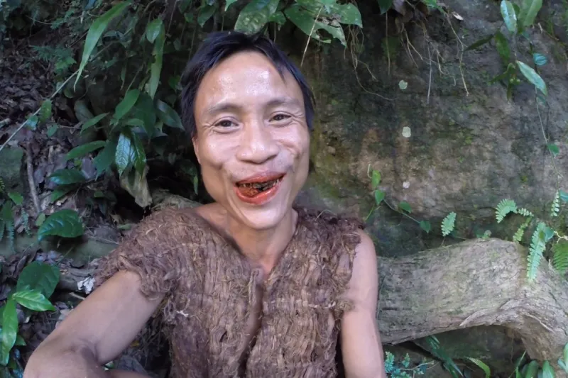 رحيل مأساوي لطرزان الحقيقي بعد عودته للعالم المتحضّر (فيديو)