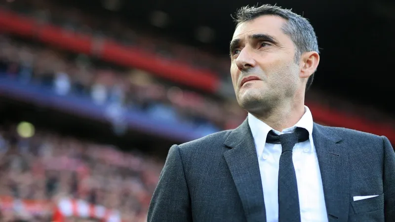 النصر يقتنص مدرب برشلونة السابق فالفيردي