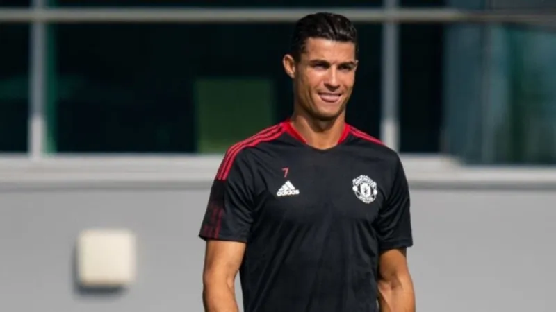 شاهد| لحظة مؤثرة لوالدة رونالدو بعد إهدائها هدفه الأول مع مانشستر يونايتد