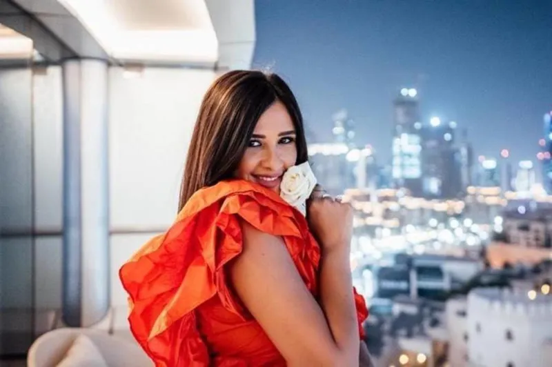 شاهد أول ظهور لياسمين عبد العزيز بعد انتهاء أزمتها الصحية وتعليق زوجها 