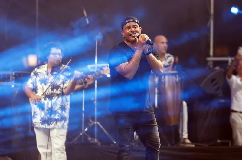 كيف تسبب عمرو دياب في طلاق زوجين في الأردن؟ (فيديو)