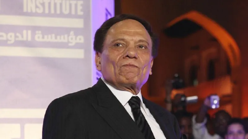 حقيقة إصابة عادل إمام بفيروس كورونا (فيديو) 