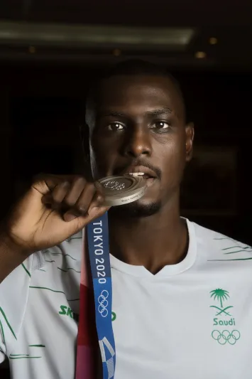 بطل الكاراتيه طارق حامدي لـ«الرجل»: لا أحب الأضواء وأهوى السباحة... وانتظروا فالميداليات قادمة