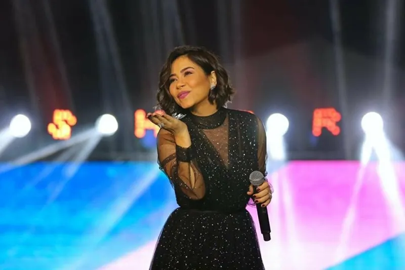 رغم دخول والدتها المستشفى.. شيرين عبد الوهاب تصر على إحياء حفلها في جدة (فيديو)