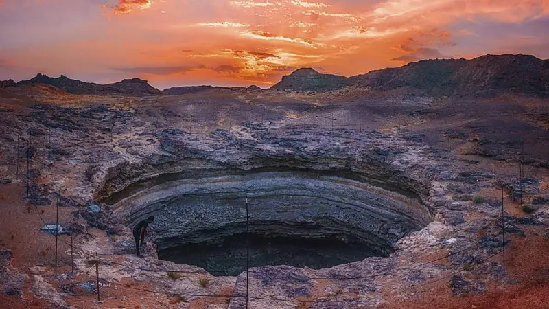  الفريق العماني لاستكشاف الكهوف ينهي أسطورة بئر برهوت