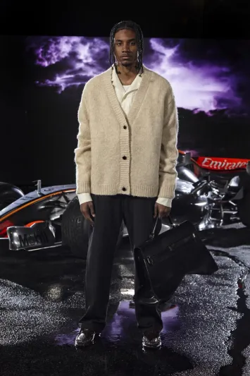 أساسيات لتحديث خزانة ملابسك مع بداية موسم الخريف