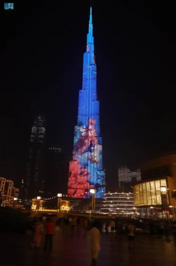 شاهد برج خليفة يحتفي بموسم الرياض 2021