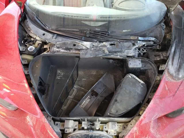 «بوغاتي شيرون» محترقة تباع بـ345 ألف دولار! (فيديو)