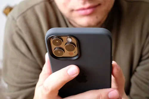 حيلة ذكية لإعطاء هاتف الآيفون أوامر دون لمس الشاشة