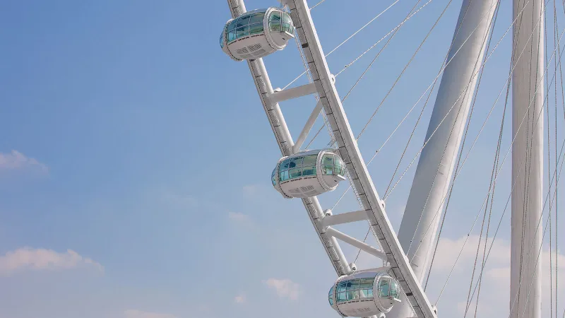 كيف بنيت «عين دبي» الأكبر في العالم ؟ (فيديو)