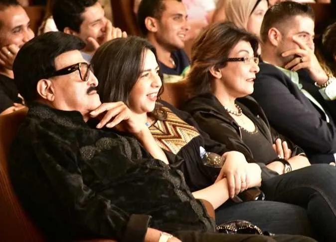 رسالة مؤثرة من إيمي سمير غانم لوالديها الراحلين