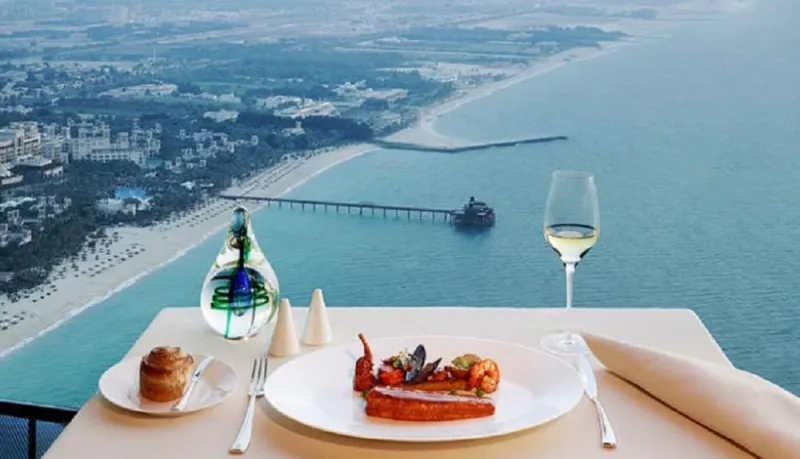 أفخم مطاعم دبي.. الرفاهية لا تعترف بأي حدود