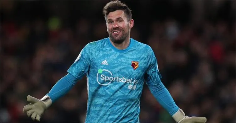 حارس مرمى واتفورد يتوجه إلى محمد صلاح بهذا الطلب! 