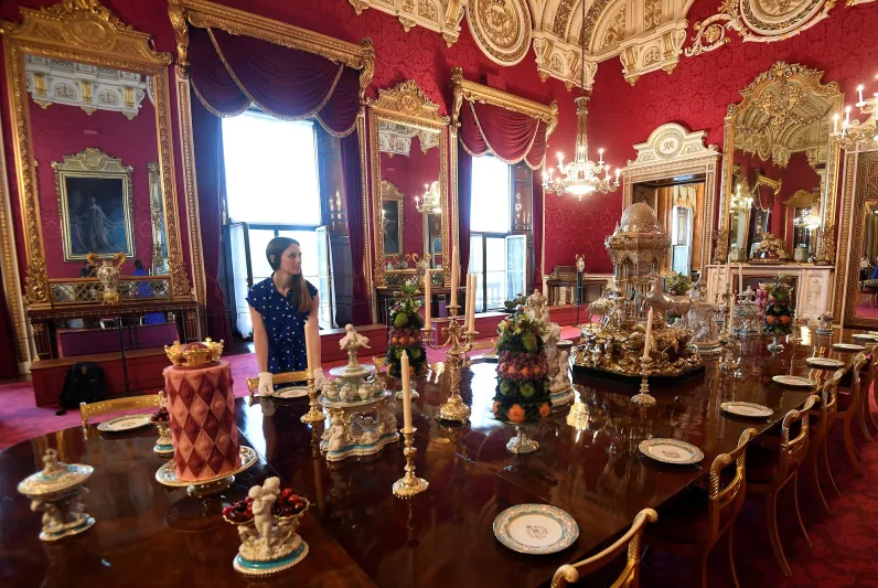 اختبار الذبابة الميتة شرط لخدمة ملكة بريطانيا