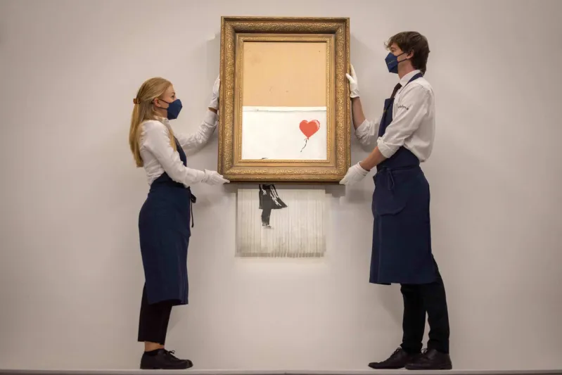 فتاة البالون التي مزفت نفسها تعرض بمزاد علني بـ 6 أضعاف ثمنها (فيديو)