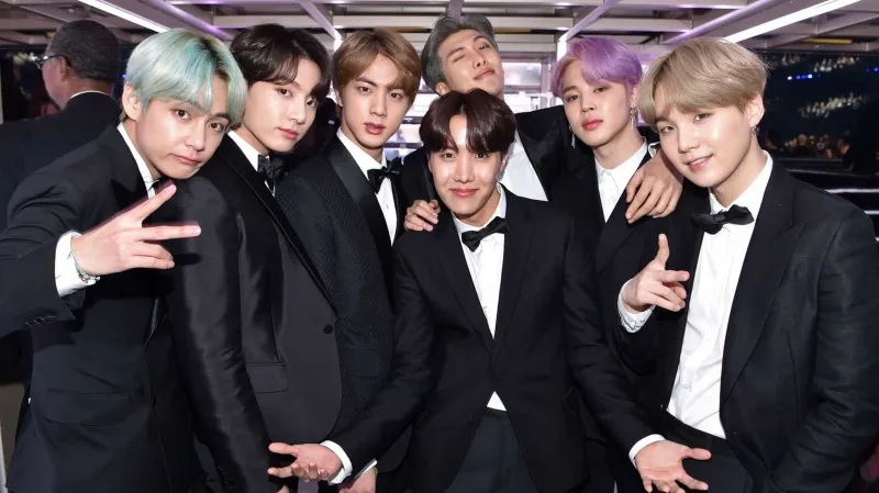 أغنية فرقة BTS ضمن موسيقى فيلم أنجلينا جولي الجديد (فيديو)