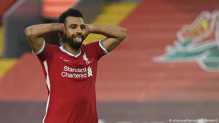 محمد صلاح أول لاعب يسجل "هاتريك" في "أولد ترافورد" منذ 18 عامًا