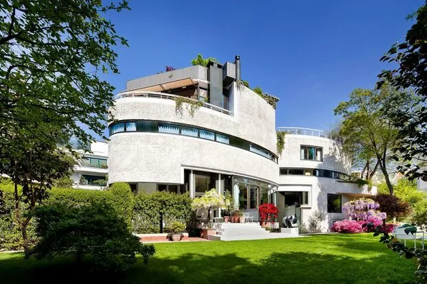 بعد السطو على فندق إقامته ميسي يعثر على منزل في باريس