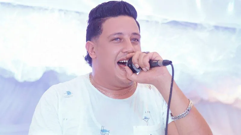 أمر بالقبض على حمو بيكا لاتهامه بالتعدي على شاب بمحطة وقود