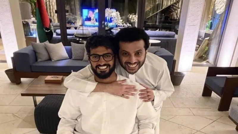 الشيخ زايد بن حمدان يسير على قدميه.. وهذا تعليق تركي آل الشيخ 