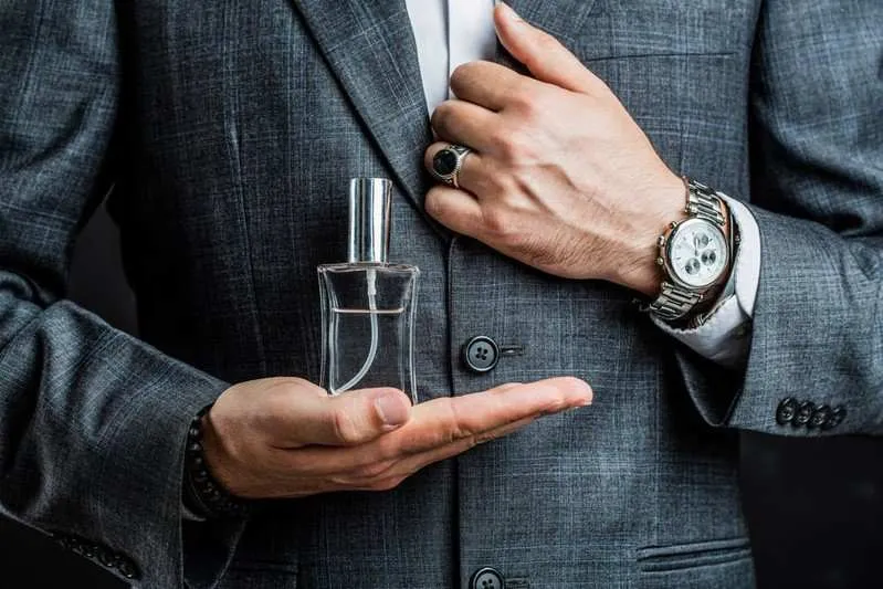 أفضل عطر رجالي فواح وثابت وجذاب أفضل عطر رجالي فواح وثابت وجذاب
