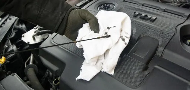 ما أسباب نقص زيت المحرك من دون ظهور الدخان؟