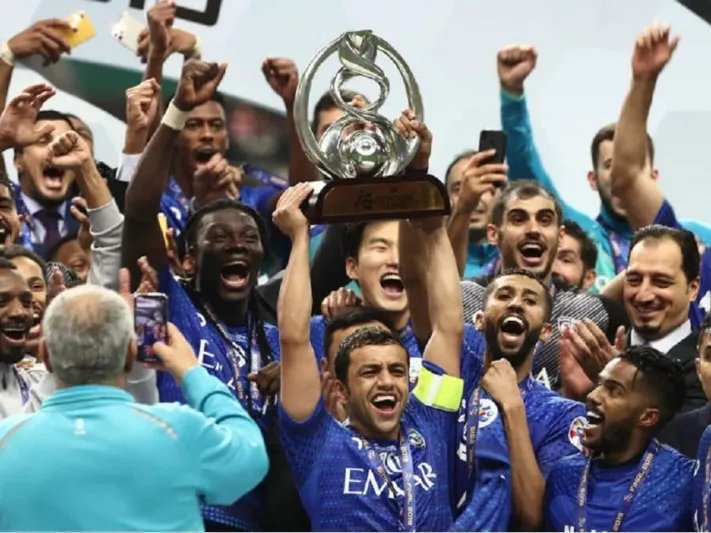 العالم يتابع النهائي الآسيوي بين الهلال وبوهانج ستيلرز من ملعب الملك فهد 