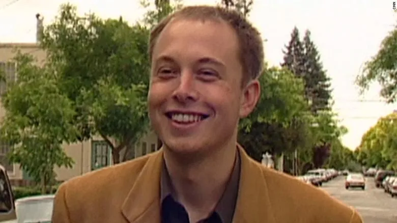 بدايات شديدة التواضع لأغنى رجل في العالم