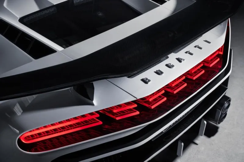 «بوجاتي سينتوديشي» أغلى سيارة خارقة في الإمارات بقيمة 33 مليون درهم!