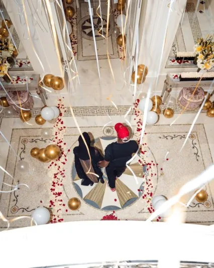 بوجبا يغازل زوجته بعد ارتدائها الحجاب "ما شاء الله ملكتي"