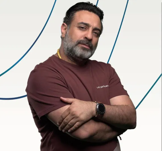 «خالد أمين» يصدم الجميع عند سؤاله عن سر عزوفه عن الزواج (فيديو)