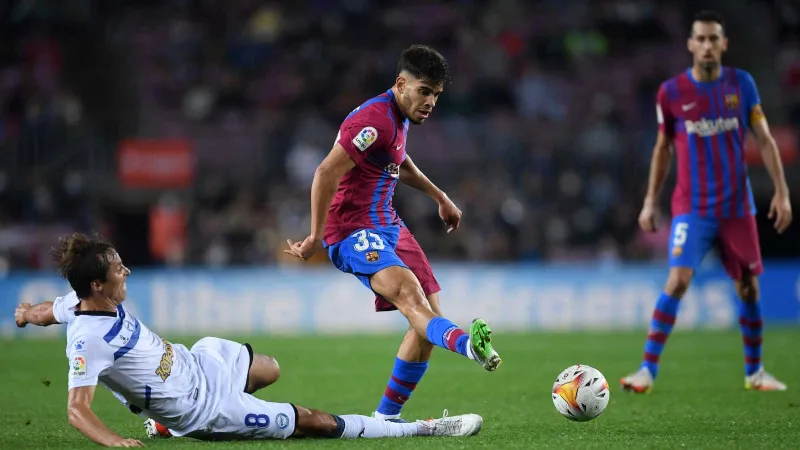 من هو «عبد الصمد الزلزولي» أول لاعب عربي في صفوف برشلونة؟ (فيديو)