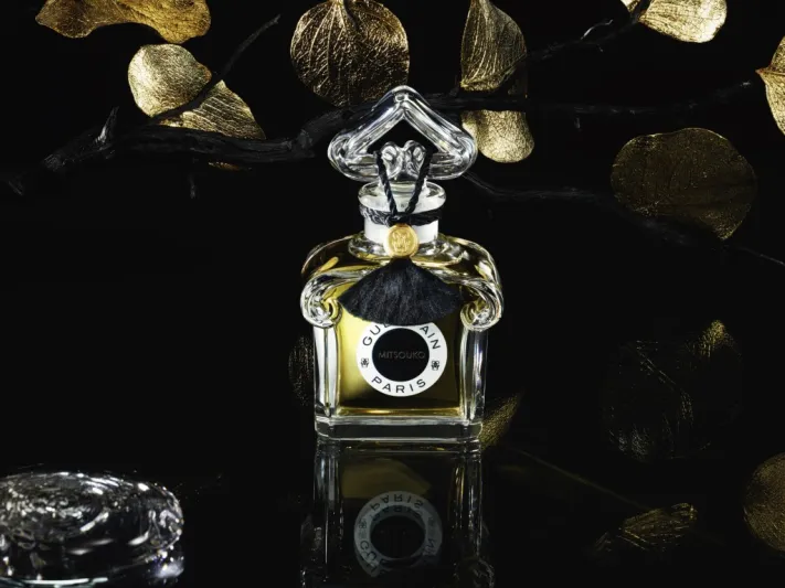 "ميتسوكو أبسولو 17".. تحفة "جيرلان" العطرية في ثوبها الجديد