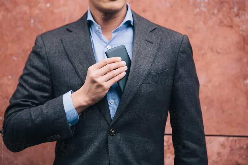 هل وضع الجوال في الجيب قريبًا من القلب يؤثر على نبضاته؟