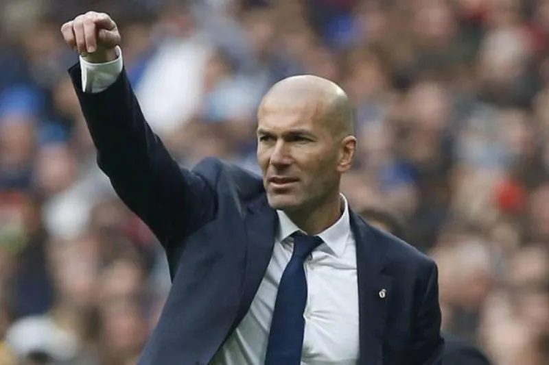 مانشستر يونايتد يحاول إقناع زين الدين زيدان بخلافة سولشار