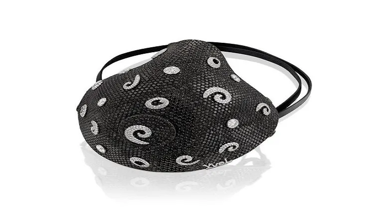 موسم الرياض يشهد بيع أغلى كمامة في العالم بهذا السعر الخيالي