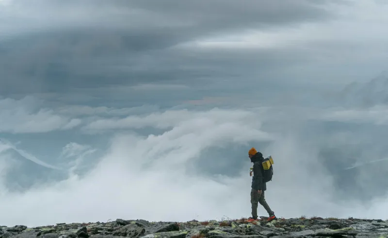 Mr. Porter يحتفل بعيده الثاني بحملة Go Out ومجموعة الكبسولة