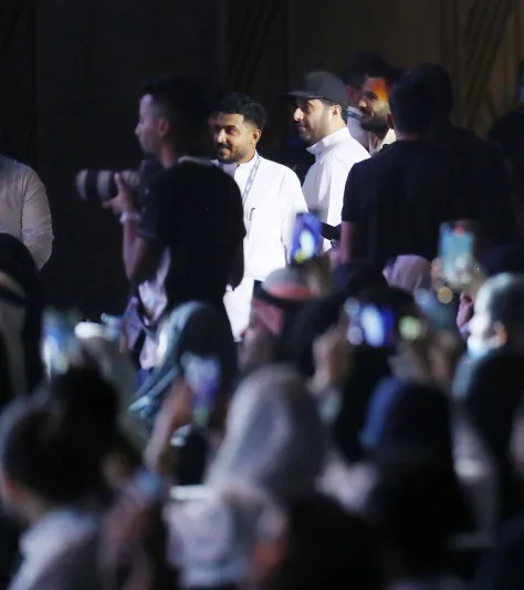 تامر حسني يتألق في حفل موسم الرياض 2021 (صور)