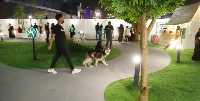 مقهى للكلاب والقطط في موسم الرياض 2021 (صور)