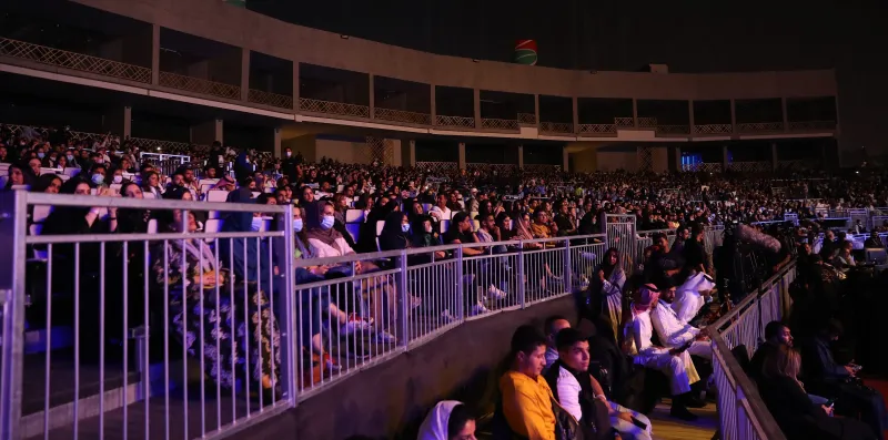 تامر حسني يتألق في حفل موسم الرياض 2021 (صور)