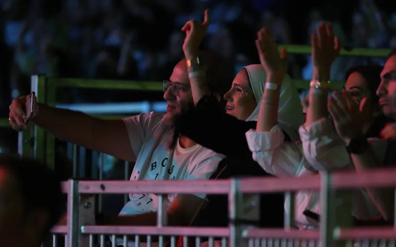 تامر حسني يتألق في حفل موسم الرياض 2021 (صور)