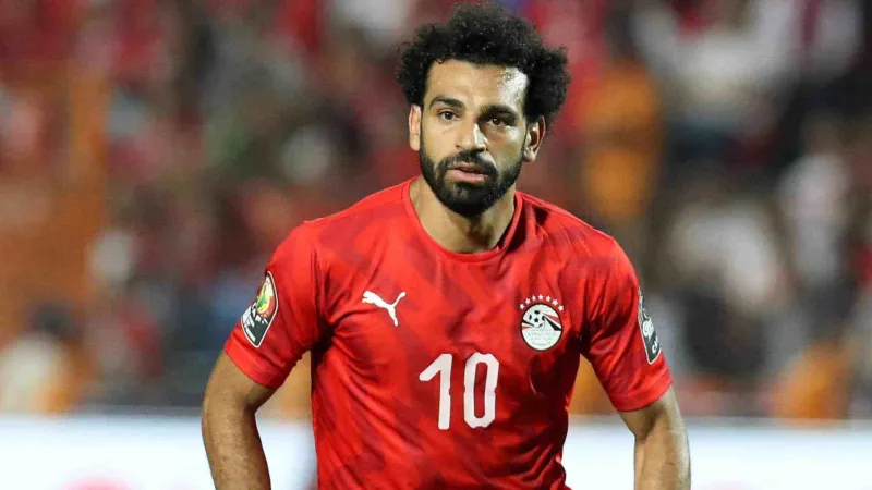 مشجعون يقفون مباراة 3 مرات بسبب محمد صلاح